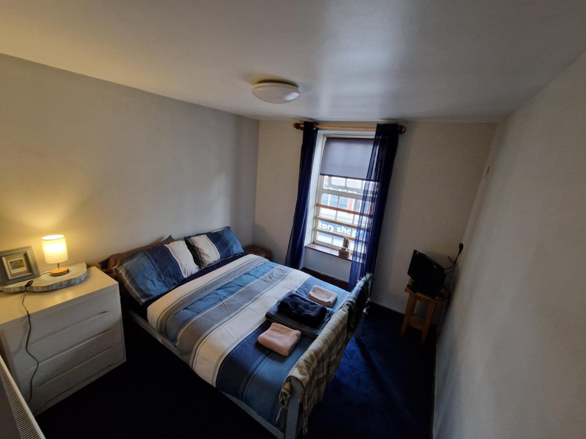 פוולהלי Y Castell Budget Accommodation מראה חיצוני תמונה